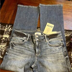 RFM MIA TUMMY CONTROL TOP HIGH RISE 2-BUTTON BOOTCUT